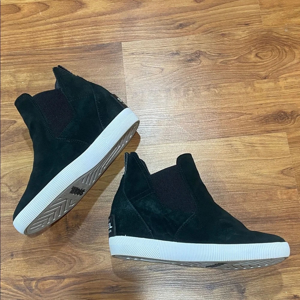 Sorel Out N About Black Slip-On Suede wedge sneaker - Picture 3 of 6